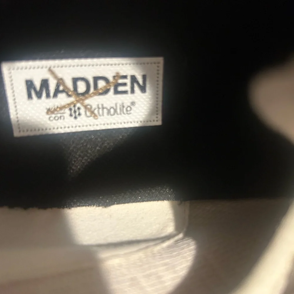 NWT Women’s Size 12 Madden M-Kelleb Ortholite Shoes